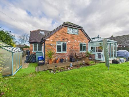4 bedroom Detached bungalow for sale in Newtown, Tadley, RG26