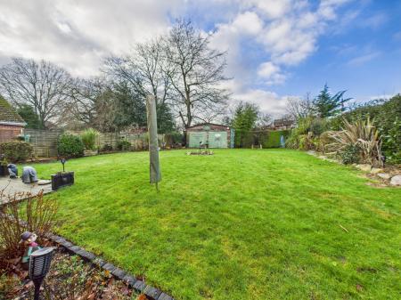 4 bedroom Detached bungalow for sale in Newtown, Tadley, RG26
