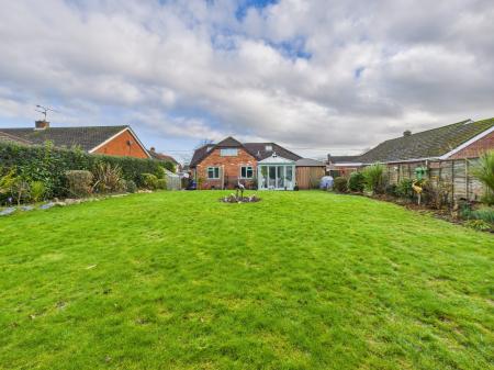 4 bedroom Detached bungalow for sale in Newtown, Tadley, RG26