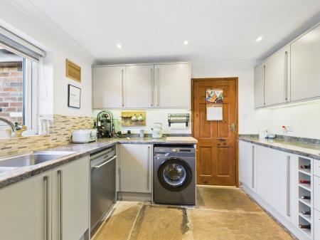 4 bedroom Detached bungalow for sale in Newtown, Tadley, RG26