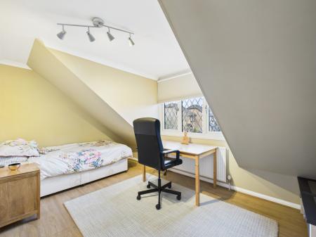 4 bedroom Detached house for sale in The Mews, Bramley, RG26