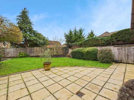 4 bedroom Detached house for sale in Woodland Drive, Bramley, RG26