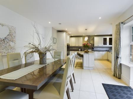 4 bedroom Detached house to let in Sandy Lane, Pamber Heath, RG26