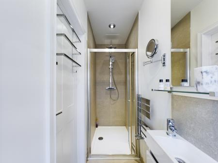 4 bedroom Detached house to let in Sandy Lane, Pamber Heath, RG26