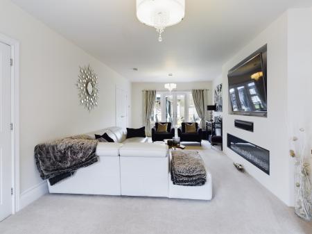 4 bedroom Detached house to let in Sandy Lane, Pamber Heath, RG26