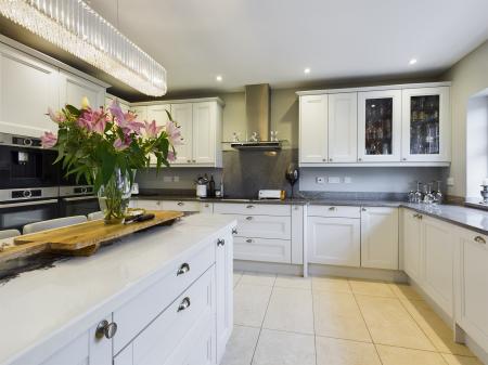 4 bedroom Detached house to let in Sandy Lane, Pamber Heath, RG26