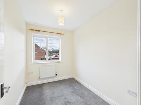 3 bedroom Terraced House to let in Besom Court, Tadley, RG26