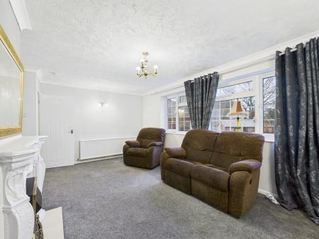 2 bedroom Detached bungalow for sale in Pleasant Hill, Tadley, RG26