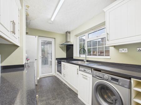 2 bedroom Detached bungalow for sale in Pleasant Hill, Tadley, RG26