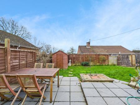 2 bedroom Detached bungalow for sale in Pleasant Hill, Tadley, RG26