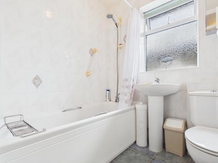 2 bedroom Semi-detached bungalow for sale in Swains Road, Tadley, RG26