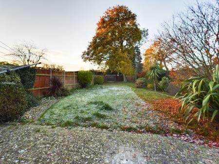 3 bedroom Semi-detached house to let in Bishopswood Road, Tadley, RG26