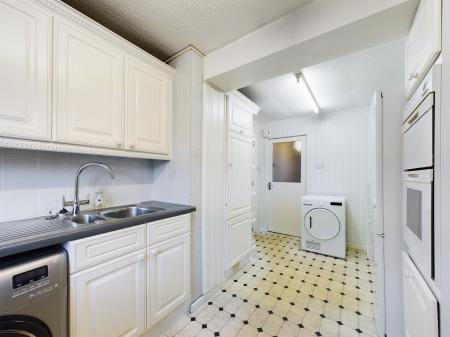 3 bedroom Semi-detached house to let in Bishopswood Road, Tadley, RG26