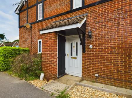 Warblington Close, Tadley