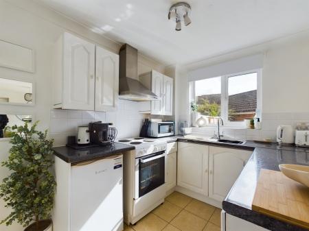 1 bedroom Terraced House to let in Warblington Close, Tadley