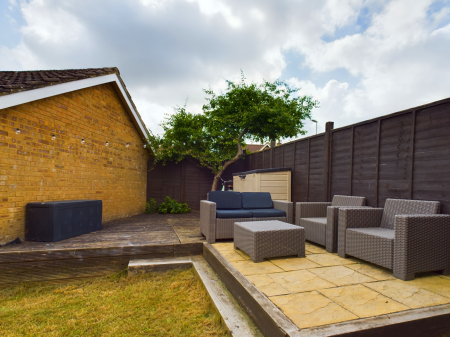 1 bedroom Terraced House to let in Warblington Close, Tadley