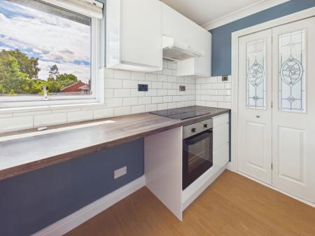 1 bedroom Studio flat for sale in Hartley Gardens, Tadley, RG26