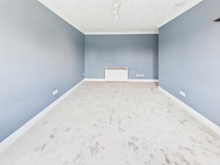 1 bedroom Studio flat for sale in Hartley Gardens, Tadley, RG26