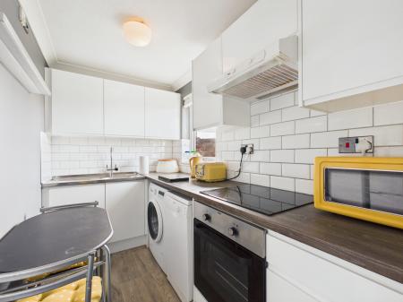 1 bedroom Studio flat for sale in Hartley Gardens, Tadley, RG26