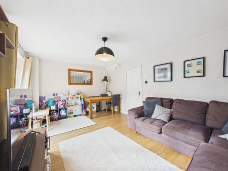 2 bedroom Terraced House for sale in Pond Road, Bramley, RG26