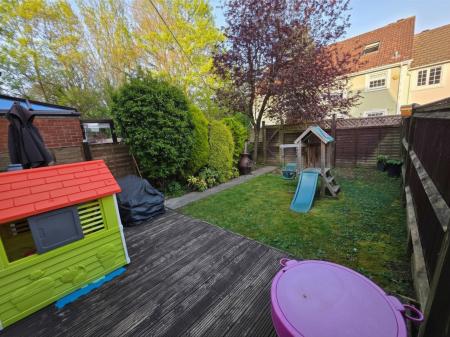 2 bedroom Terraced House for sale in Pond Road, Bramley, RG26