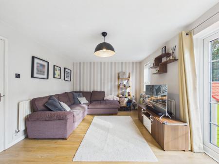 2 bedroom Terraced House for sale in Pond Road, Bramley, RG26