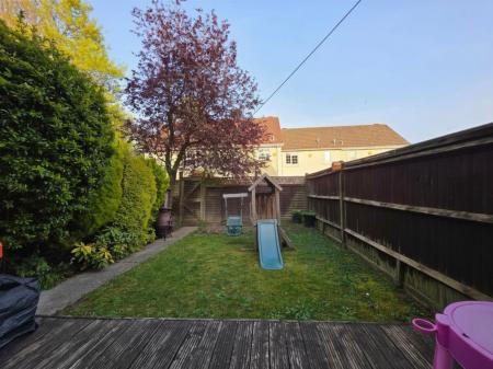 2 bedroom Terraced House for sale in Pond Road, Bramley, RG26