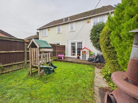 Pond Road, Bramley, RG26