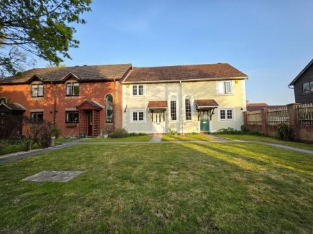 2 bedroom Terraced House for sale in Pond Road, Bramley, RG26