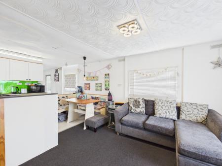 2 bedroom Park home for sale in Oaktree Avenue, Thatcham, RG19