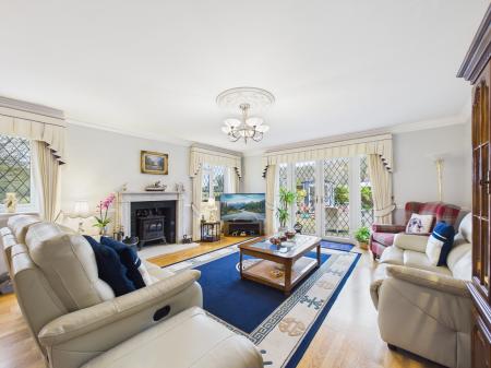 4 bedroom Detached bungalow for sale in New Road, Pamber Green, RG26