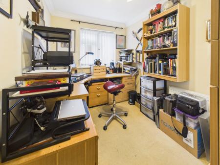 4 bedroom Detached bungalow for sale in New Road, Pamber Green, RG26