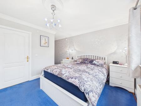 4 bedroom Detached bungalow for sale in New Road, Pamber Green, RG26