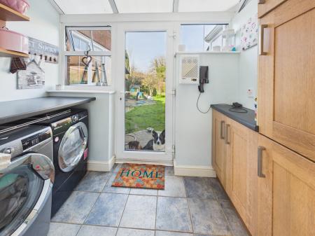 4 bedroom Detached house for sale in Winchfield Gardens, Tadley, RG26