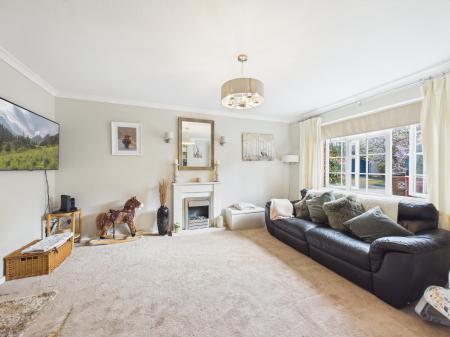 Winchfield Gardens, Tadley, RG26