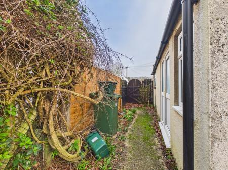 3 bedroom Semi-detached house for sale in Priors Road, Tadley, RG26