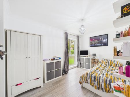 5 bedroom Bungalow for sale in New Road, Little London, RG26