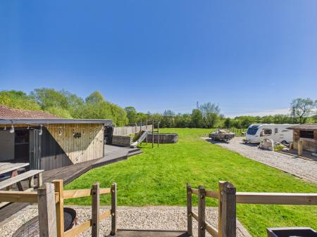 5 bedroom Bungalow for sale in New Road, Little London, RG26