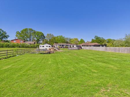 5 bedroom Bungalow for sale in New Road, Little London, RG26