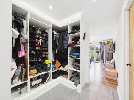 5 bedroom Bungalow for sale in New Road, Little London, RG26