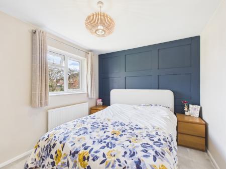 2 bedroom Semi-detached house for sale in Farringdon Way, Tadley, RG26