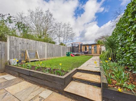 2 bedroom Semi-detached house for sale in Farringdon Way, Tadley, RG26