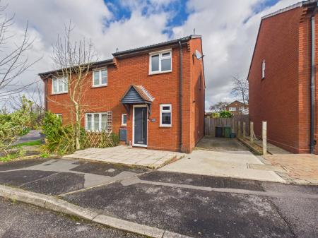 Farringdon Way, Tadley, RG26