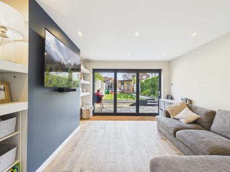 2 bedroom Semi-detached house for sale in Farringdon Way, Tadley, RG26