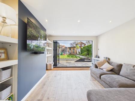 2 bedroom Semi-detached house for sale in Farringdon Way, Tadley, RG26