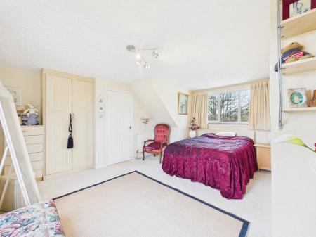 5 bedroom Detached house for sale in Pound Green, Baughurst, RG26