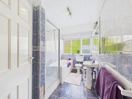 5 bedroom Detached house for sale in Pound Green, Baughurst, RG26