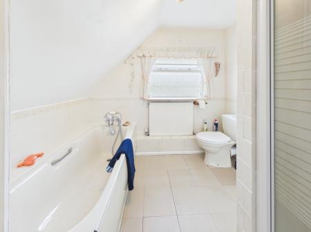 5 bedroom Detached house for sale in Pound Green, Baughurst, RG26