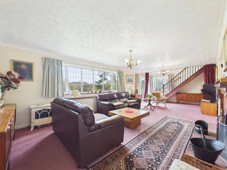 5 bedroom Detached house for sale in Pound Green, Baughurst, RG26