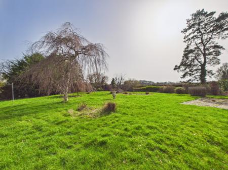 5 bedroom Detached house for sale in Pound Green, Baughurst, RG26